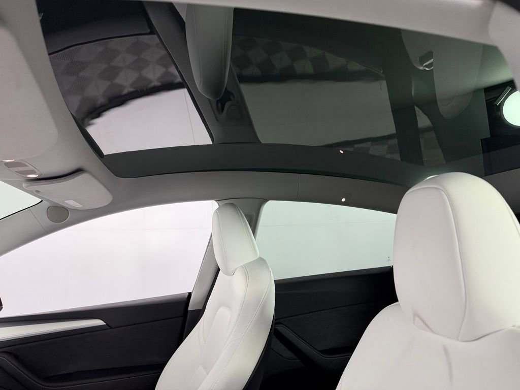 Used 2024 Tesla Model Y Long Range image 24