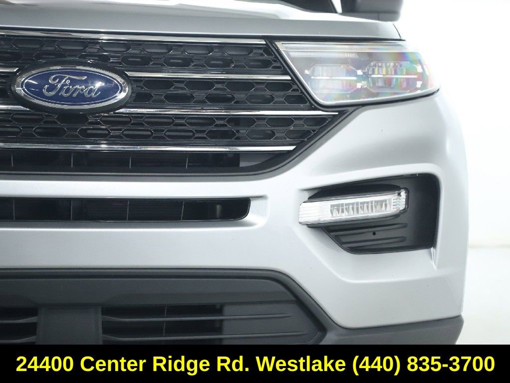 Used 2022 Ford Explorer XLT w/ Equipment Group 202A image 8