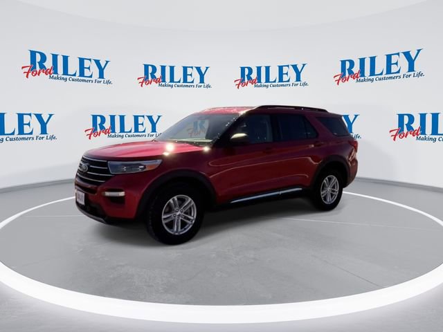 Certified 2021 Ford Explorer XLT w/ Equipment Group 202A image 4