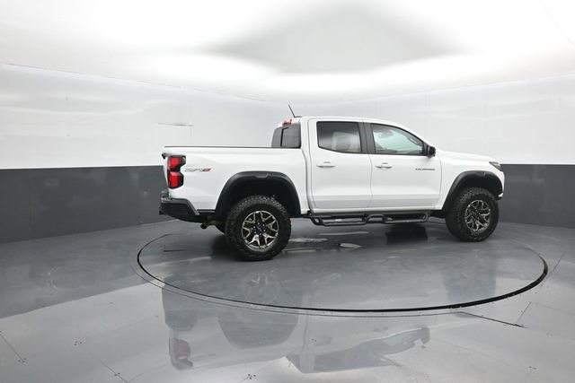Used 2024 Chevrolet Colorado ZR2 w/ Safety Package AWD/4WD image 8
