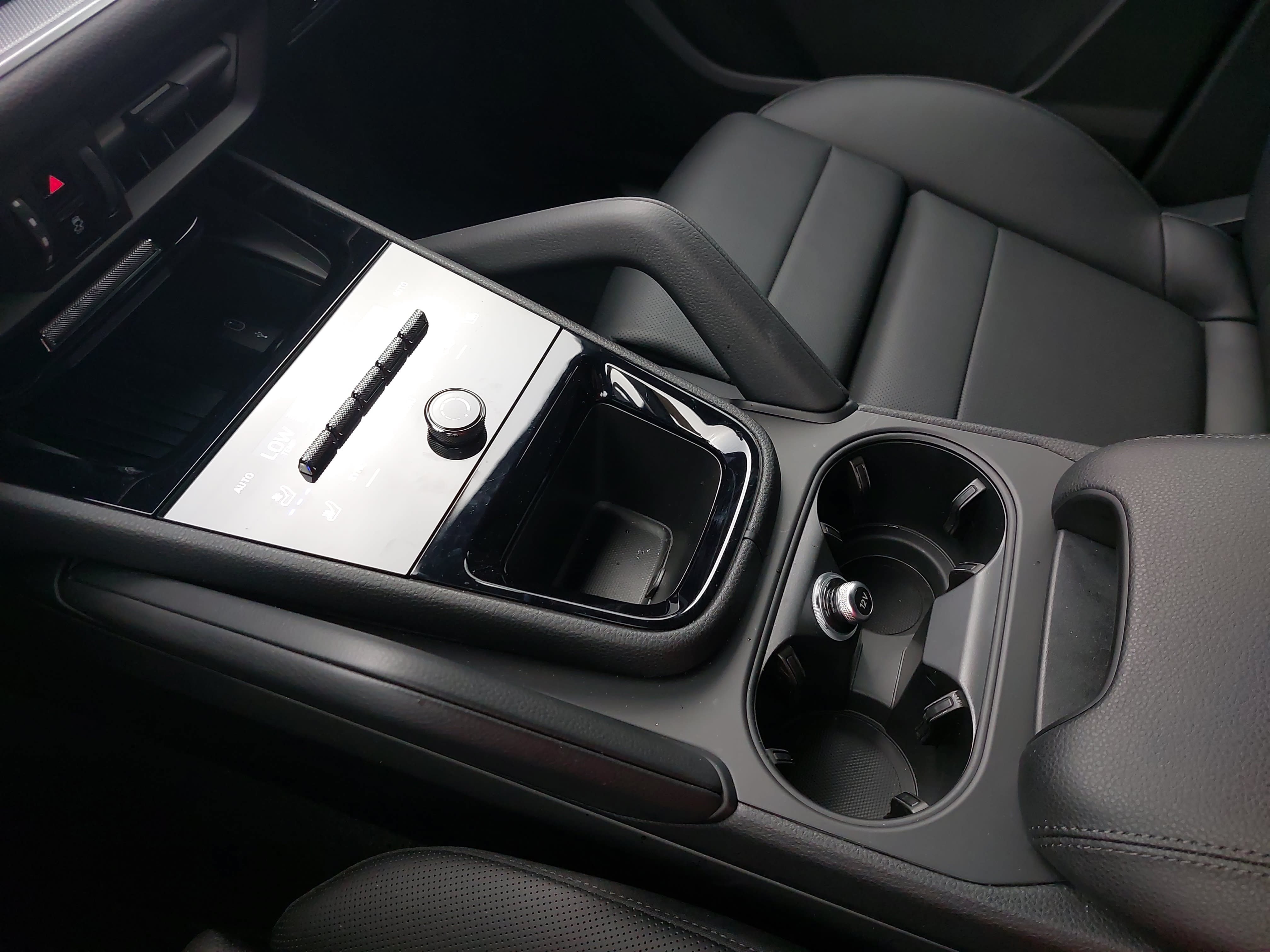 Certified 2026 Porsche Cayenne AWD/4WD image 27