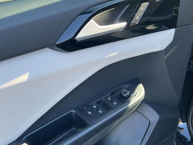 New 2026 Volkswagen Taos S image 10