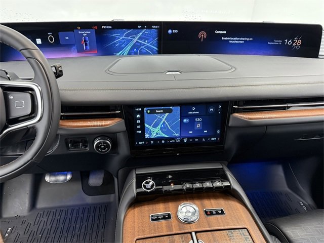 New 2025 Lincoln Navigator Black Label image 59