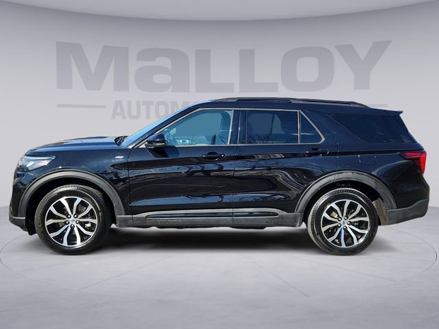 Certified 2025 Ford Explorer ST-Line image 2