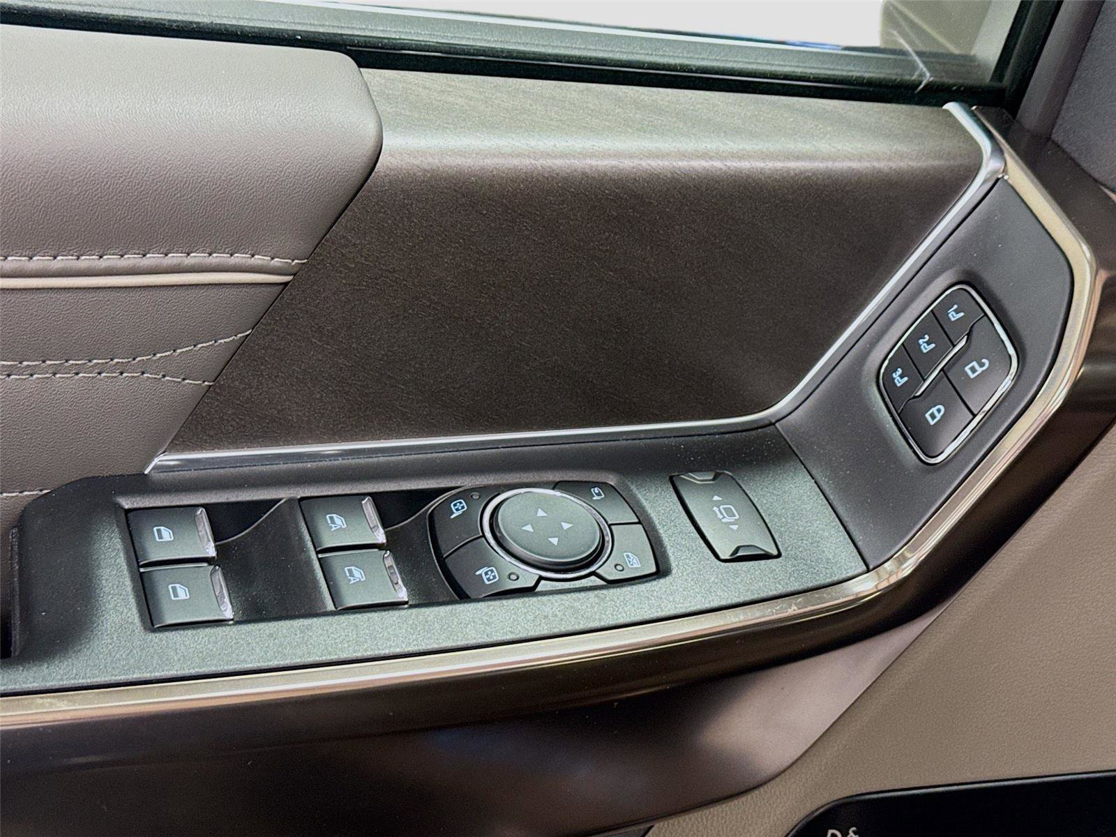 New 2025 Ford F350 Platinum w/ Platinum Plus Package image 17