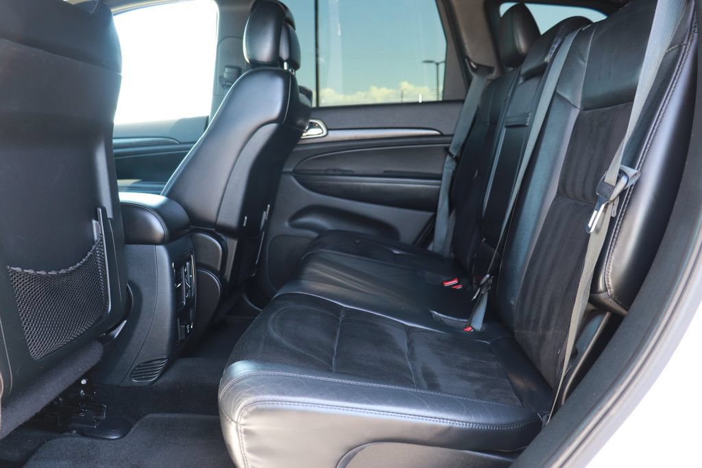 Used 2017 Jeep Grand Cherokee Altitude RWD image 12