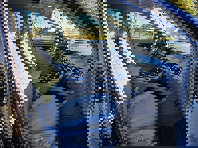 Used 2023 Lincoln Nautilus Reserve w/ Monochromatic Package image 12