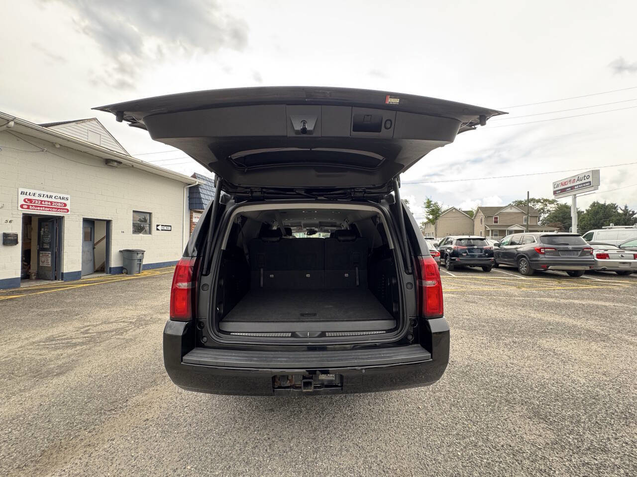 Used 2018 Chevrolet Suburban LT AWD/4WD image 36