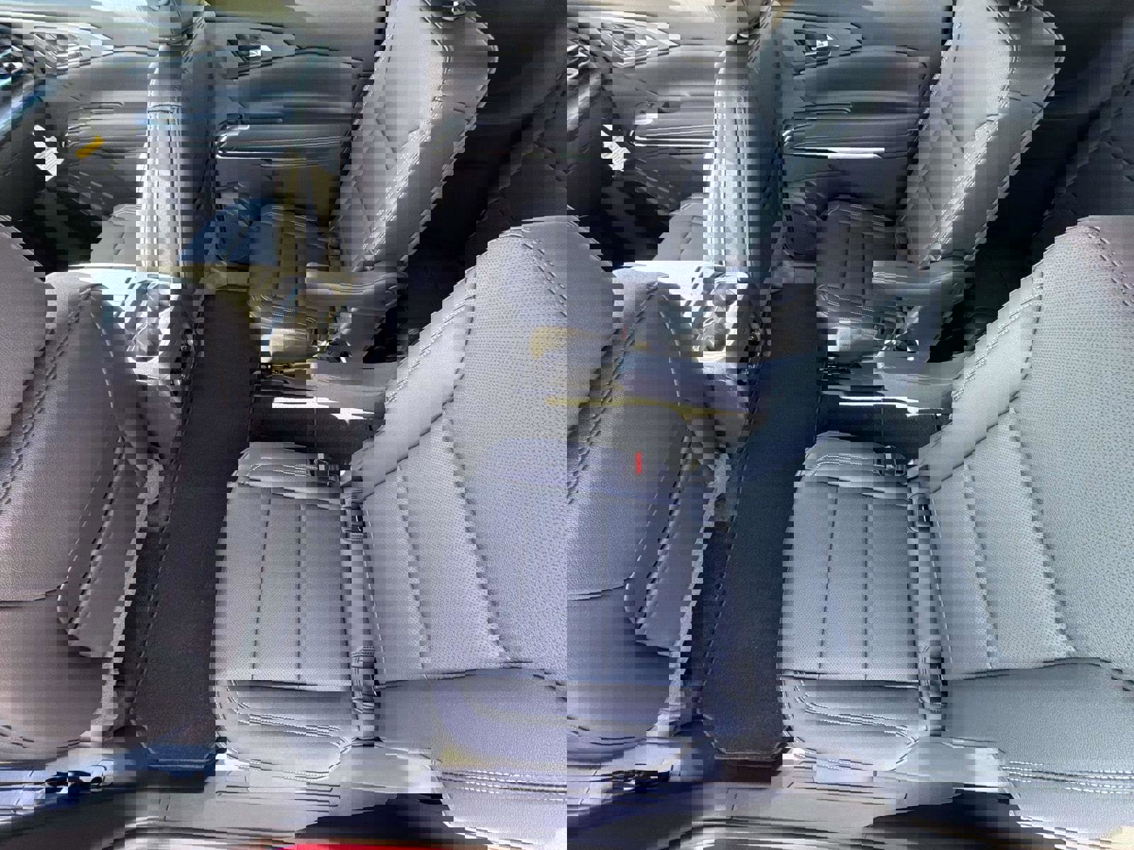 New 2026 Chevrolet Traverse LT image 4