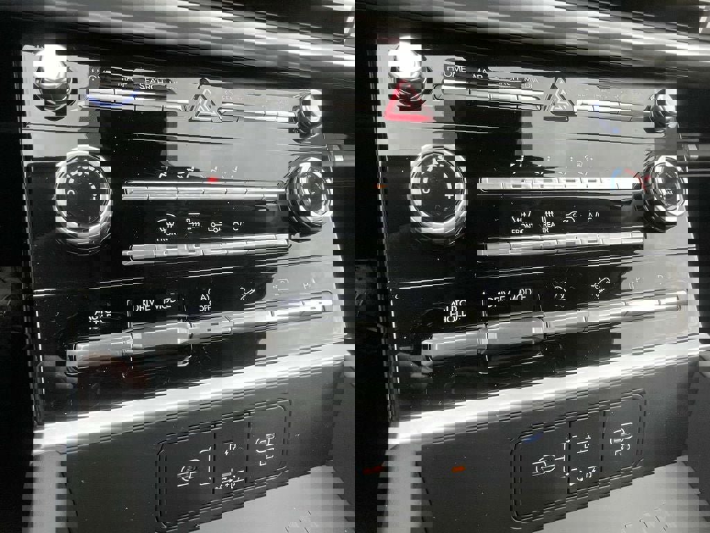 New 2026 Hyundai Santa Fe SE image 15