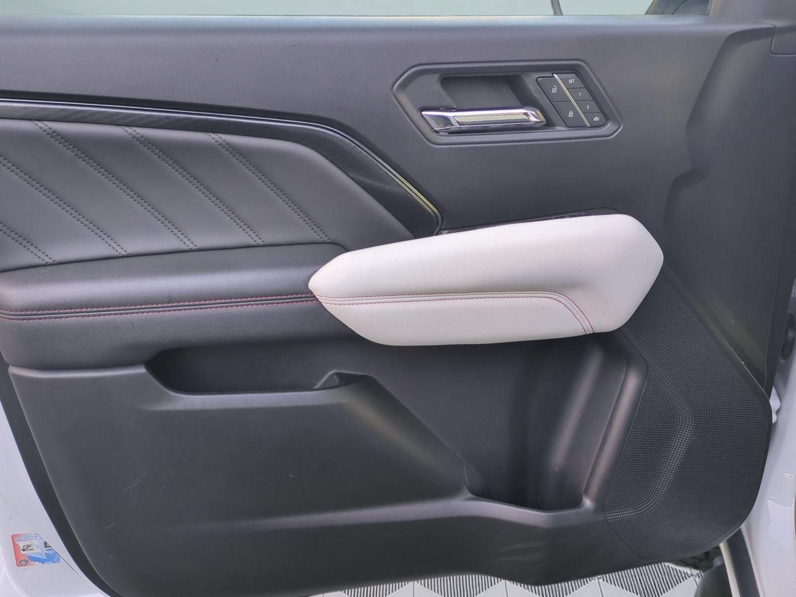 Used 2023 GMC Canyon AT4X AWD/4WD image 12