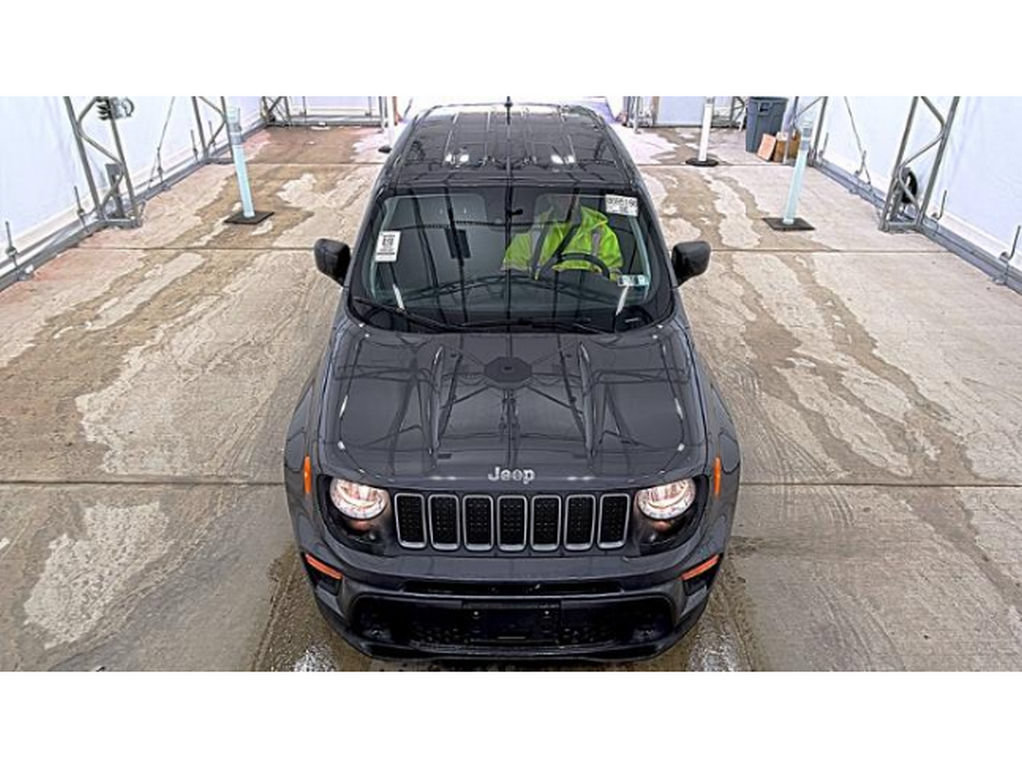 Used 2023 Jeep Renegade Latitude AWD/4WD image 2