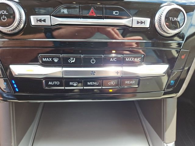 Used 2023 Ford Explorer Platinum w/ Technology Package image 29