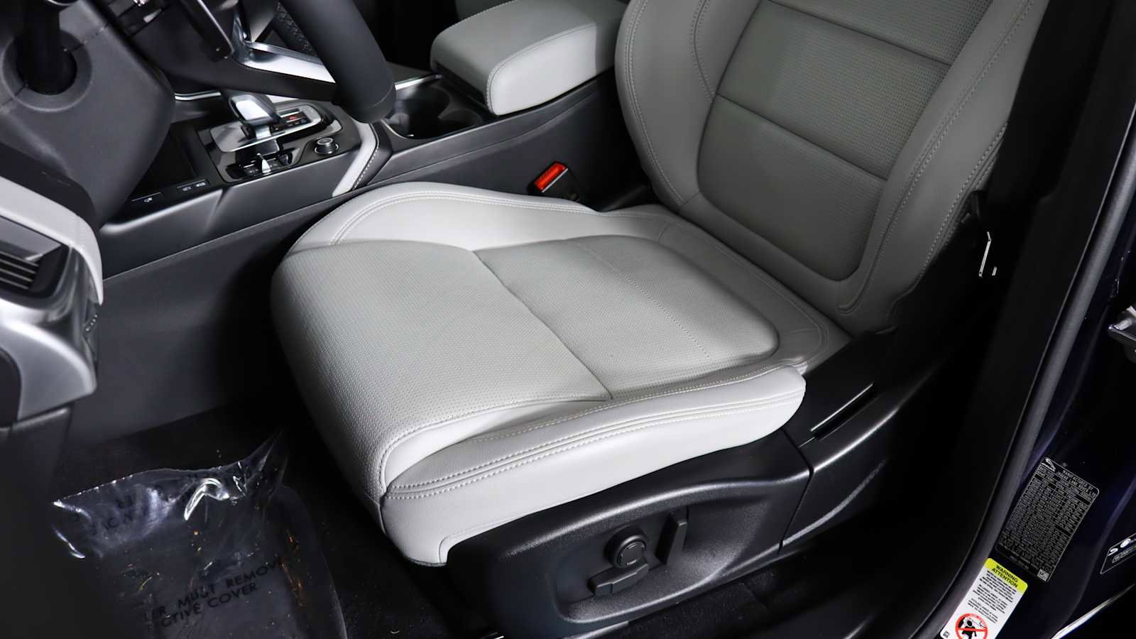 Used 2024 Jaguar E-PACE R-Dynamic SE image 10