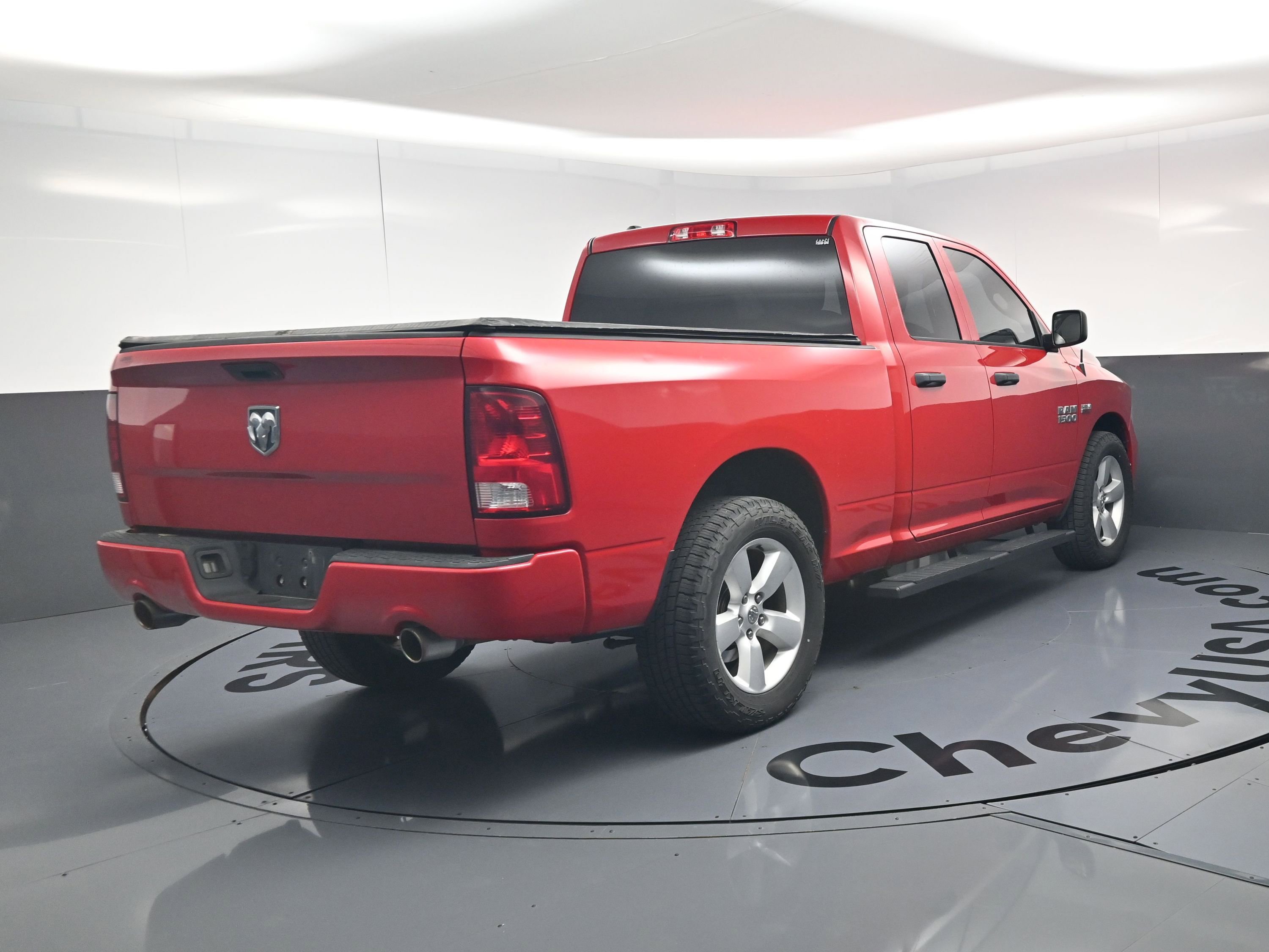 Used 2015 RAM 1500 Express RWD image 17