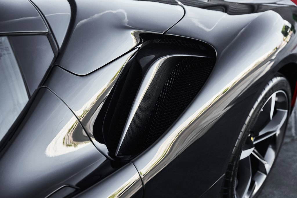 Used 2024 Ferrari SF90 Spider image 11