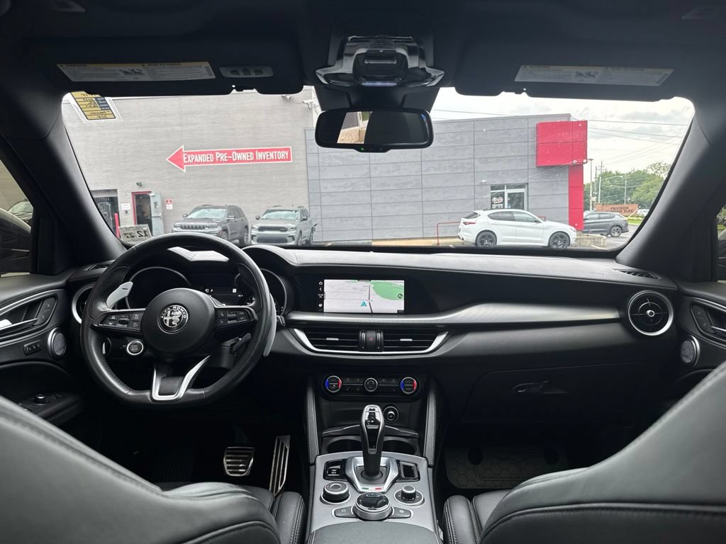 Used 2023 Alfa Romeo Stelvio Veloce AWD/4WD image 34