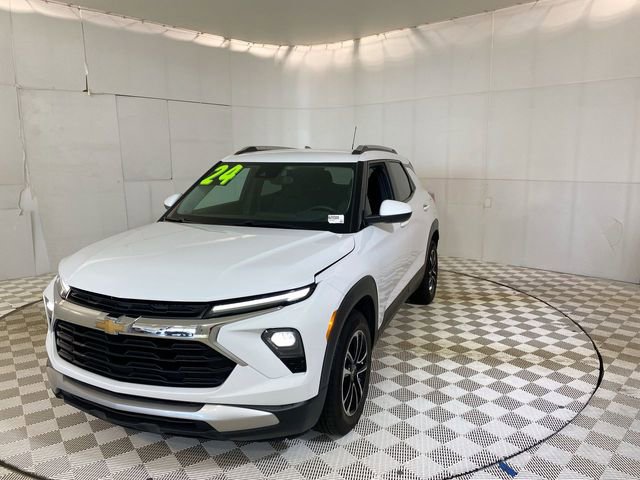 Used 2024 Chevrolet TrailBlazer LT w/ LT Cold Weather Package FWD image 20