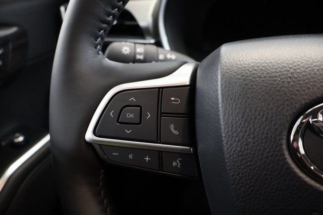 New 2026 Toyota Highlander Platinum image 20