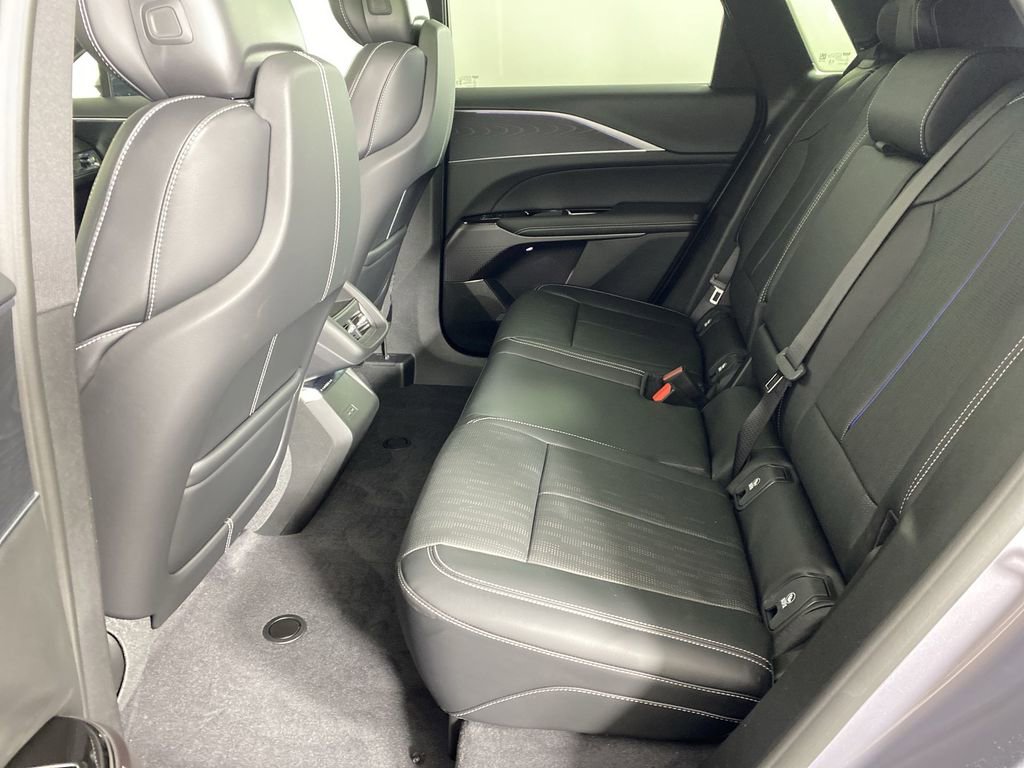 New 2026 Cadillac Lyriq Luxury image 23