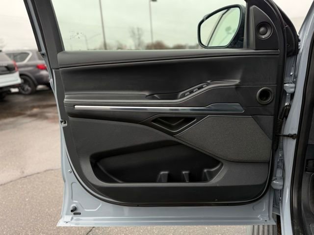 Used 2025 Lincoln Navigator Reserve w/ Jet Appearance Package image 16