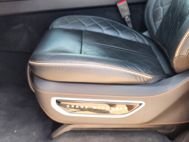 Used 2024 Jeep Grand Wagoneer L Series III AWD/4WD image 23