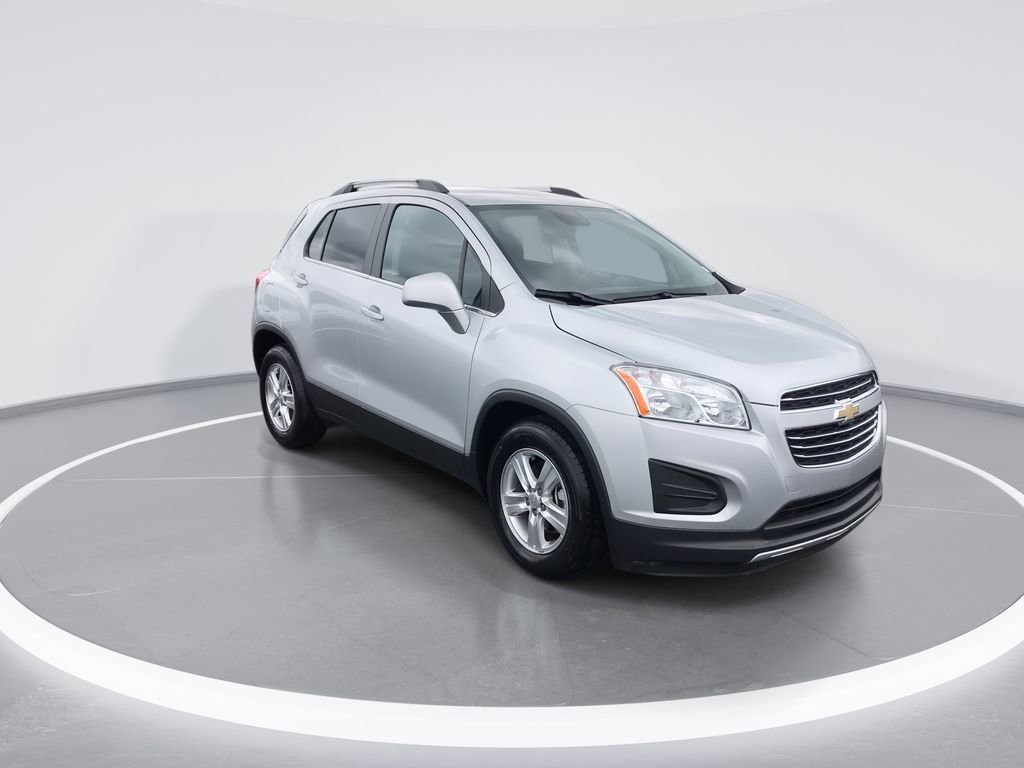 Used 2016 Chevrolet Trax LT w/ LT Convenience Package FWD image 2