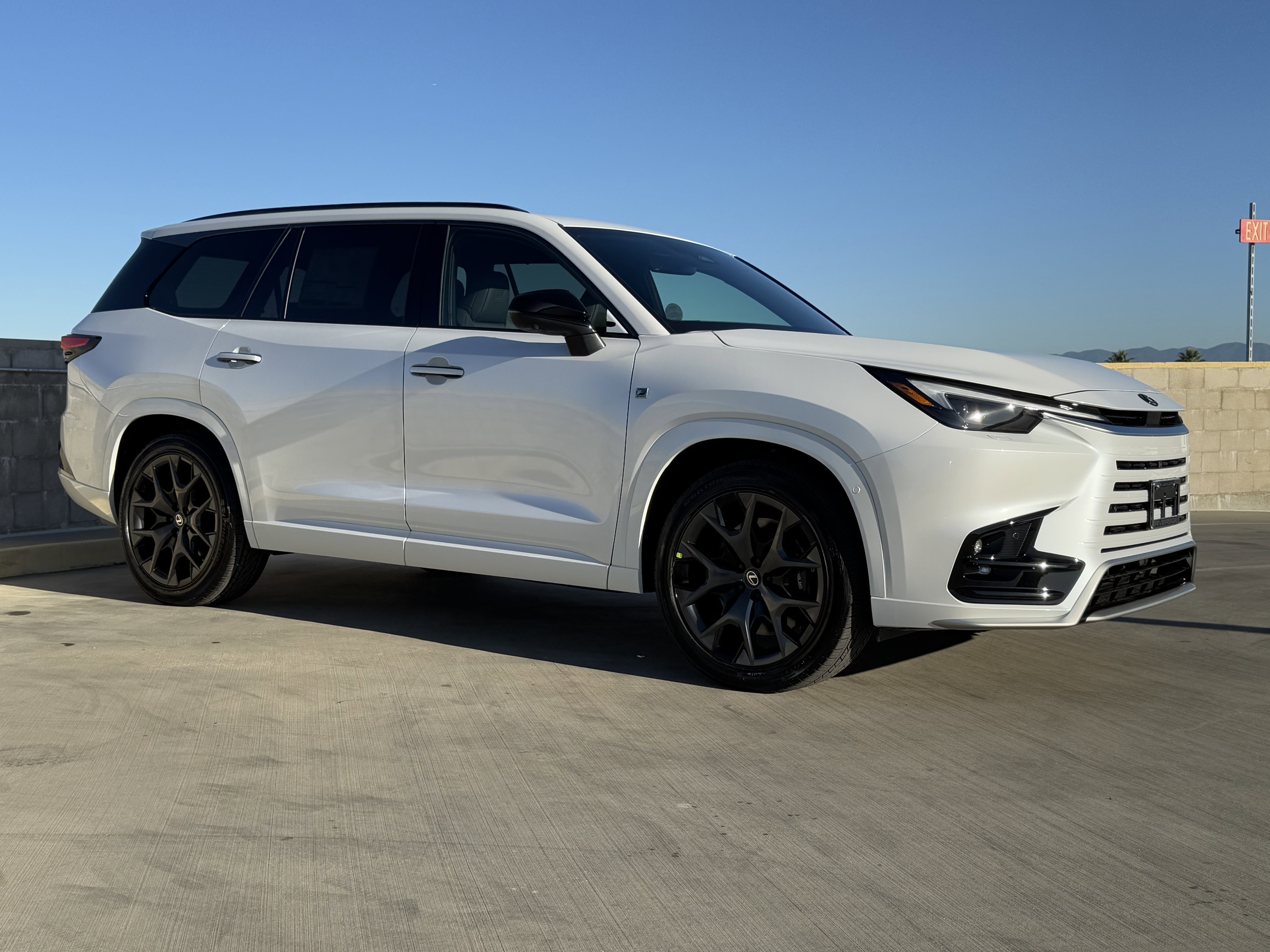 New 2026 Lexus TX 500h AWD image 2