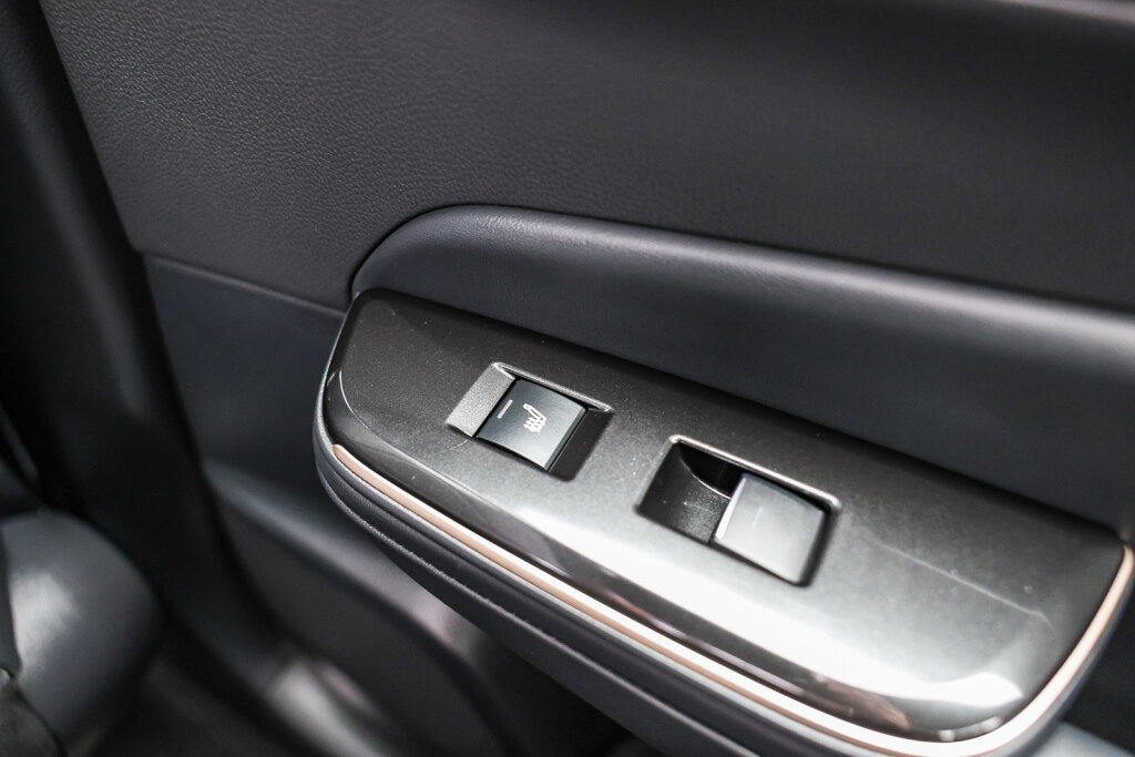 Certified 2026 Toyota Crown XLE w/ Advanced Technology Package AWD/4WD image 9