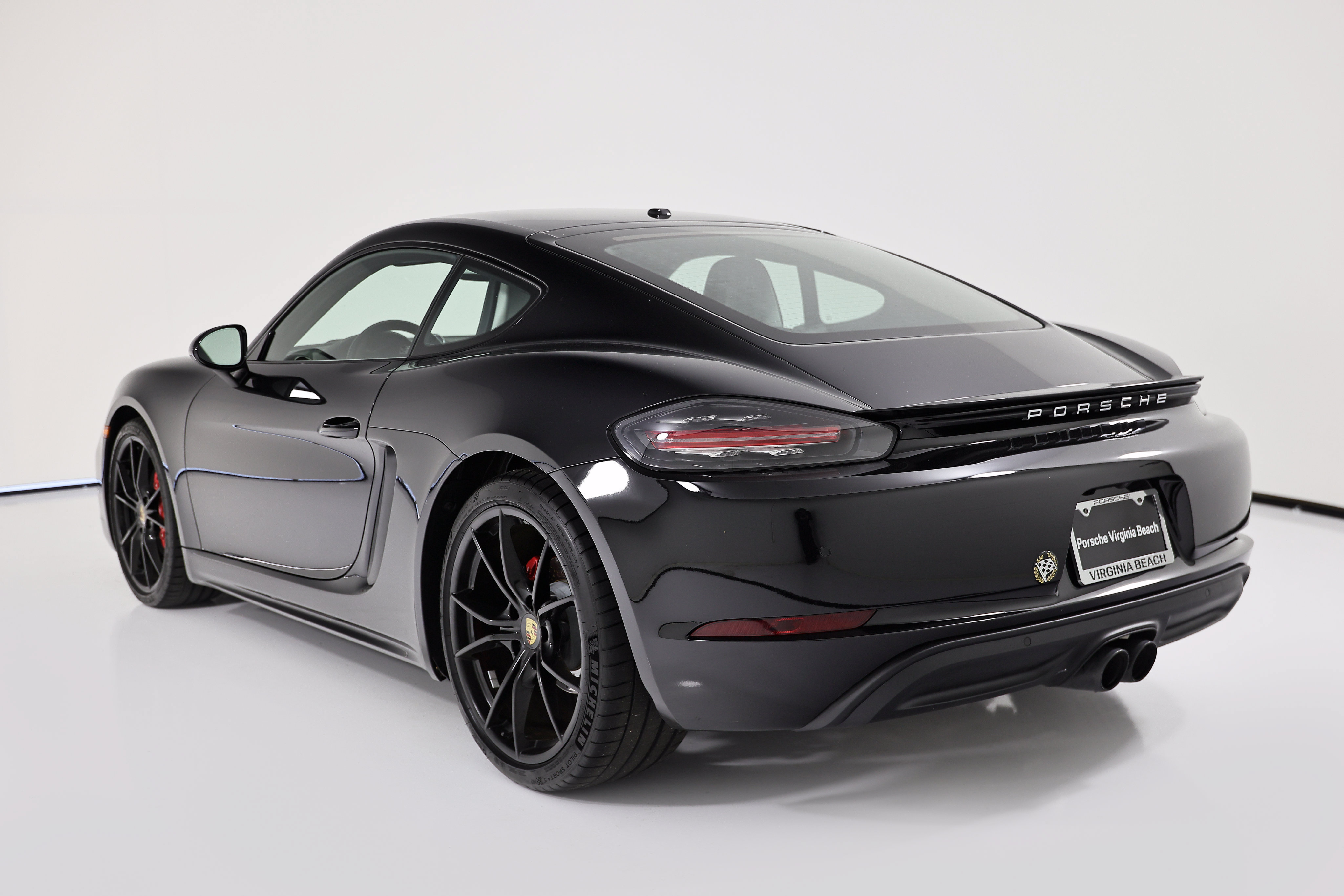 Certified 2024 Porsche 718 Cayman S RWD image 3