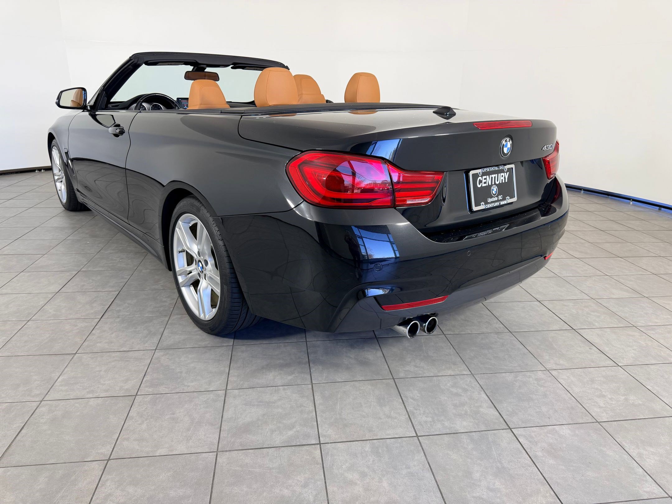 Used 2019 BMW 430i Convertible w/ M Sport Package image 3
