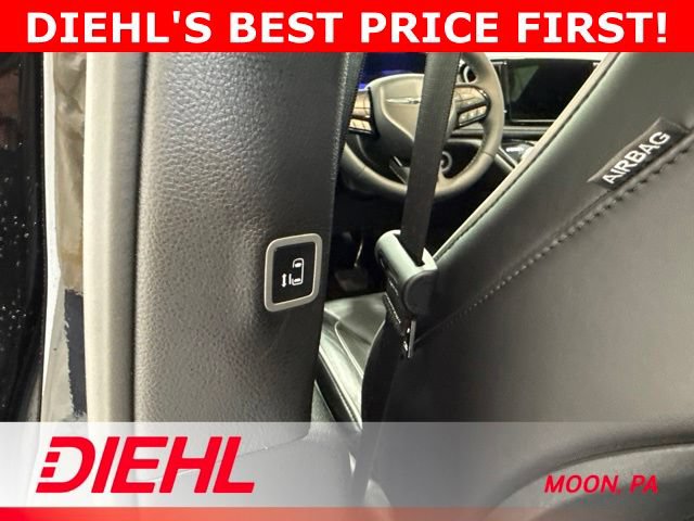 Used 2025 Chrysler Pacifica Limited FWD image 23