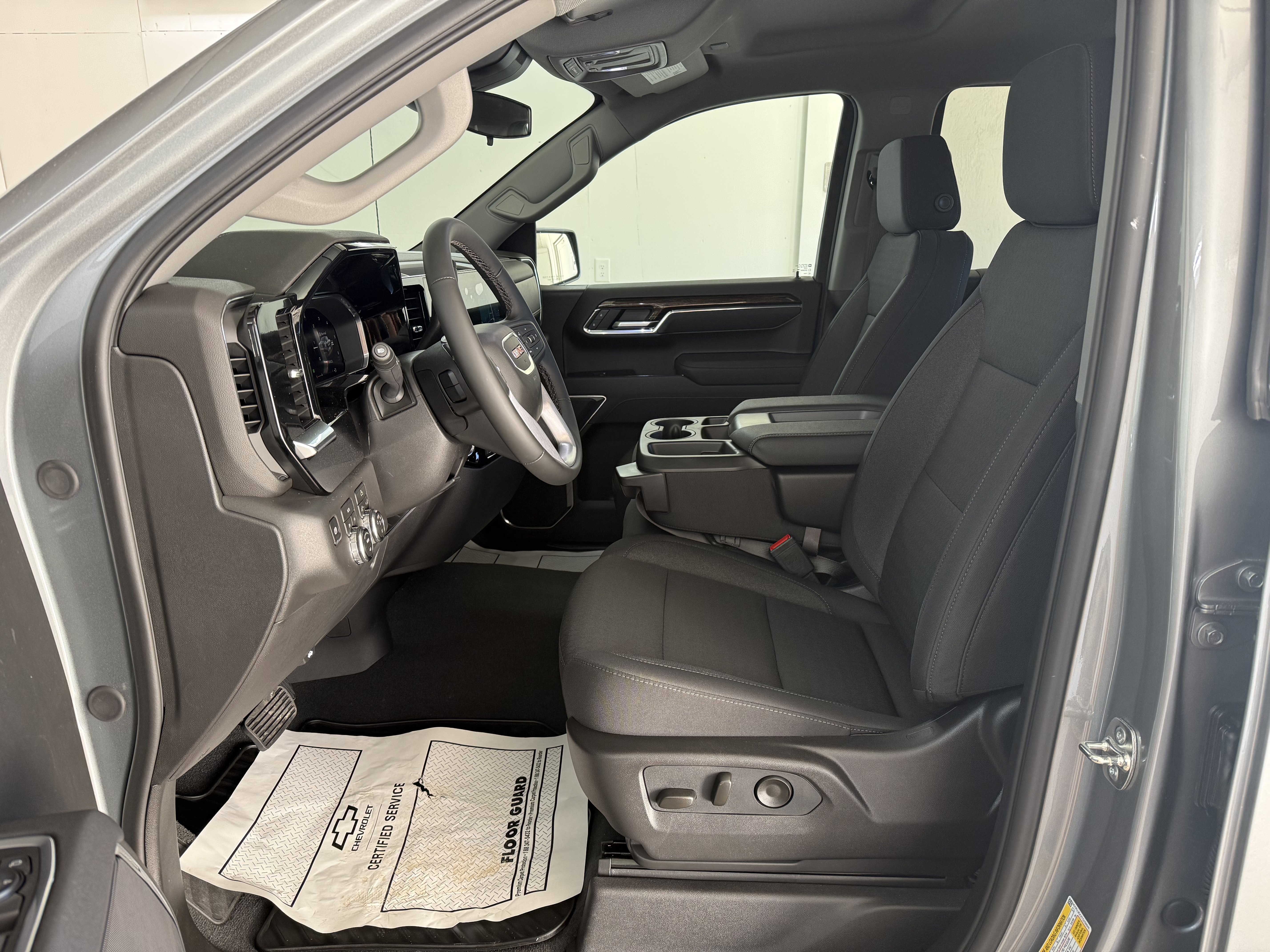 New 2026 GMC Sierra 1500 Elevation image 13