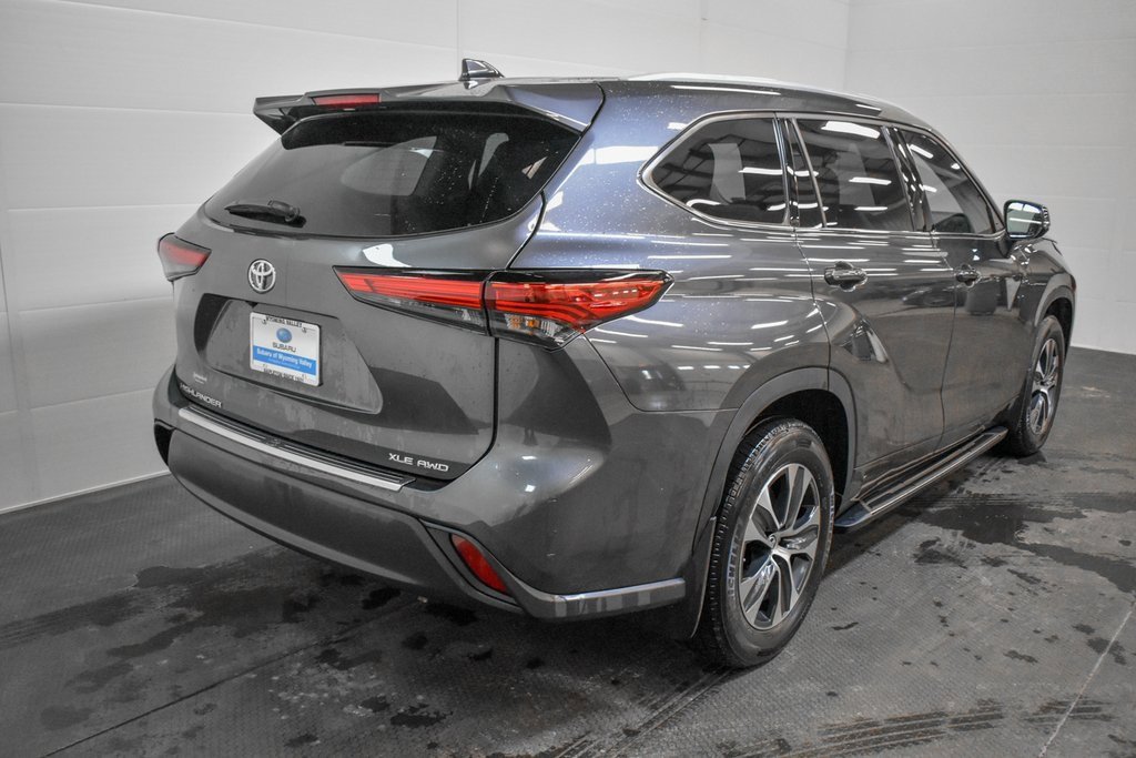 Used 2022 Toyota Highlander XLE image 5