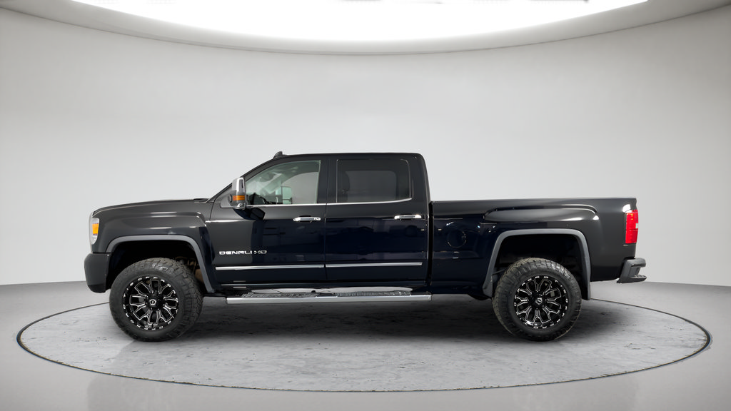 Used 2015 GMC Sierra 2500 Denali w/ Duramax Plus Package AWD/4WD image 6