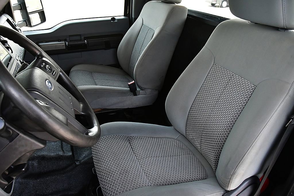 Used 2018 Ford F750 2WD Regular Cab Super Duty image 23