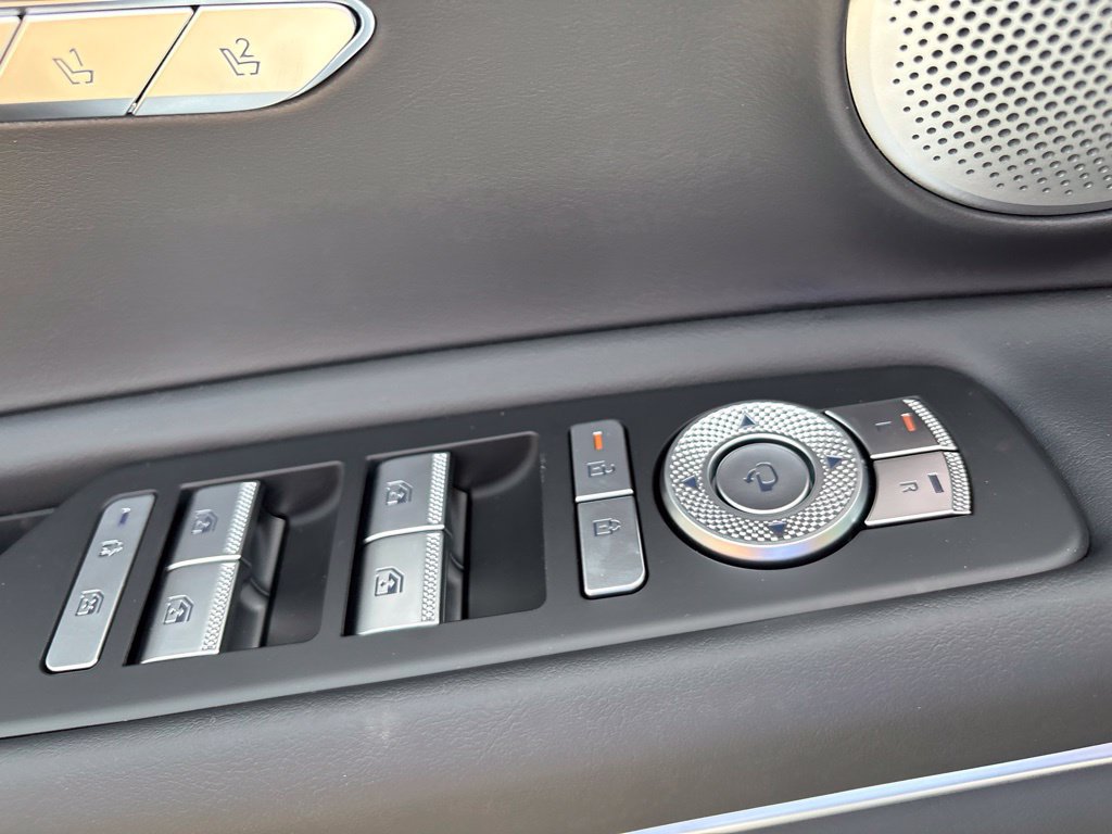 New 2027 Genesis GV80 2.5T Prestige AWD/4WD image 13