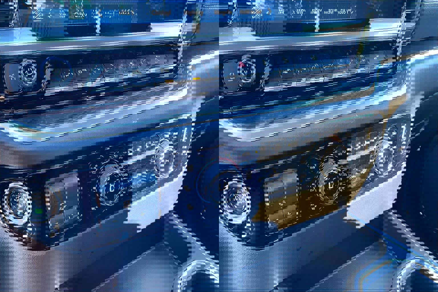 Used 2022 Chevrolet Silverado 1500 LTZ w/ LTZ Premium Package image 35