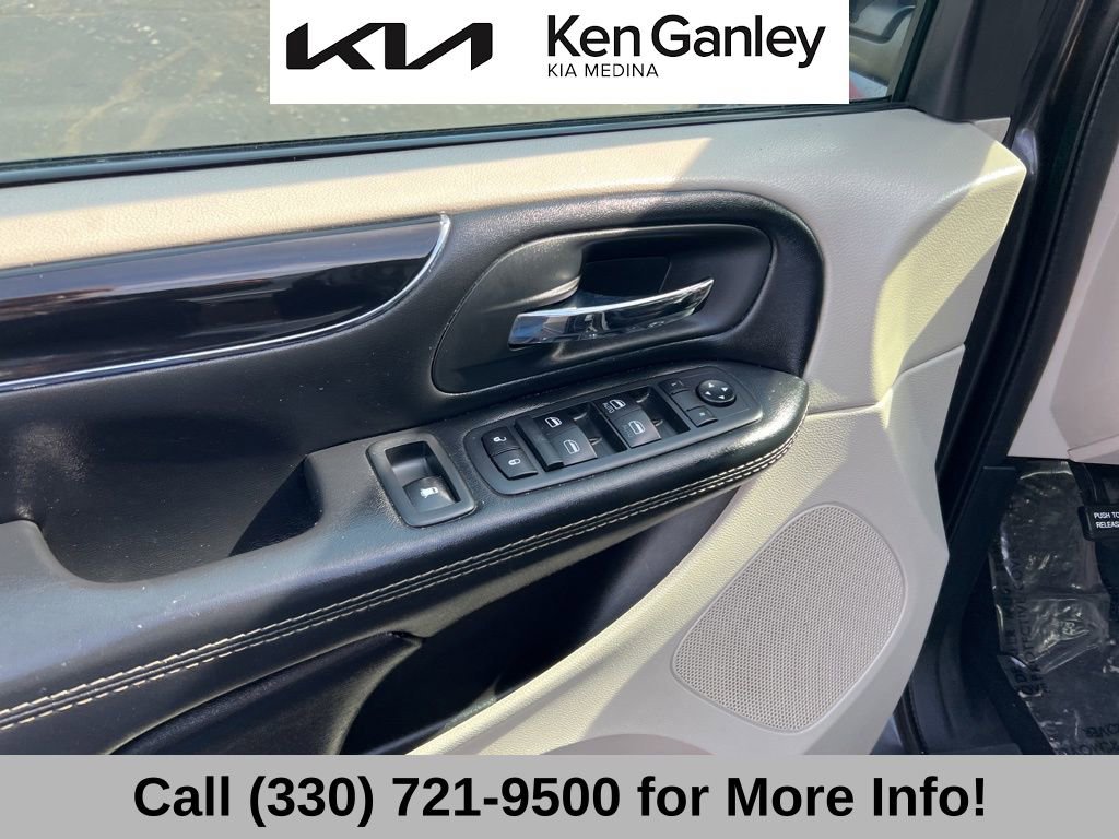 Used 2020 Dodge Grand Caravan SXT image 26