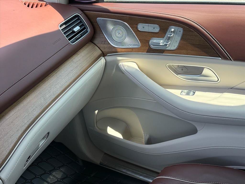 Certified 2024 Mercedes-Benz Maybach GLS 600 4MATIC image 33