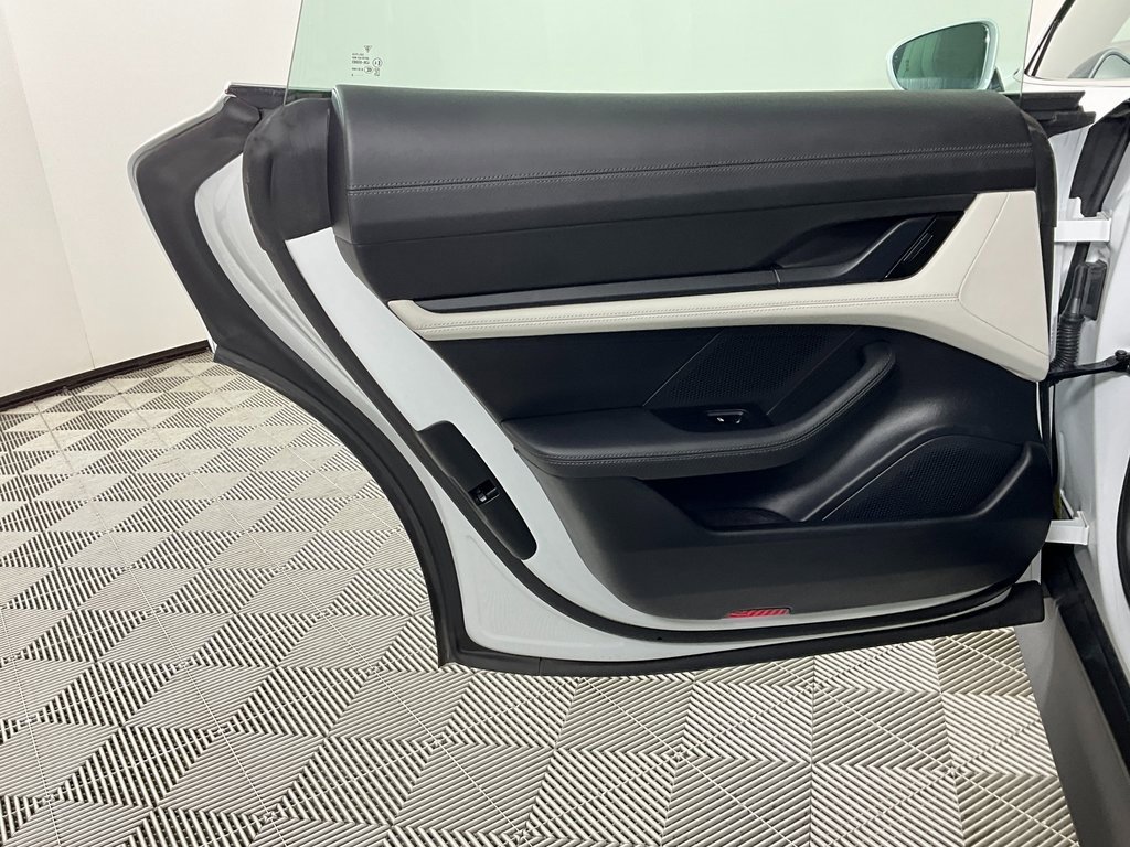 Used 2020 Porsche Taycan 4S image 26