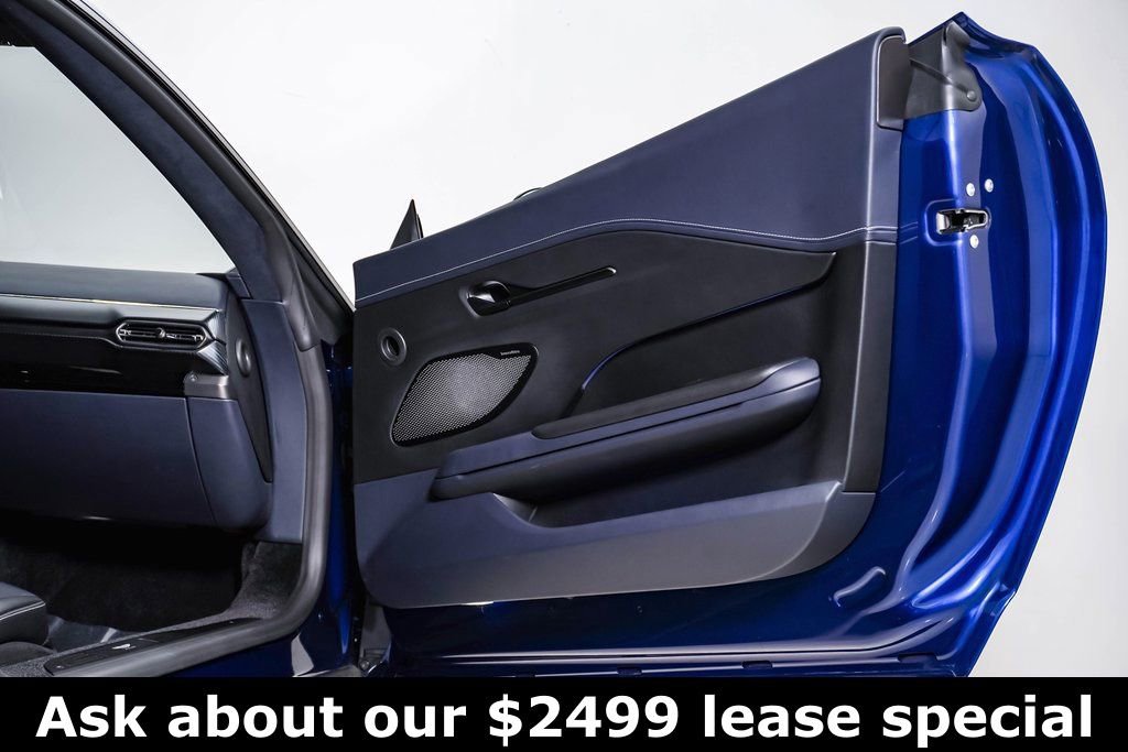 Used 2025 Aston Martin V8 Vantage Coupe image 20