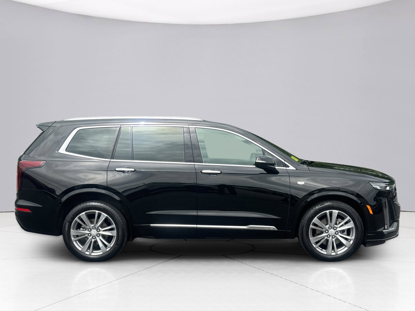 Used 2023 Cadillac XT6 Premium Luxury image 6