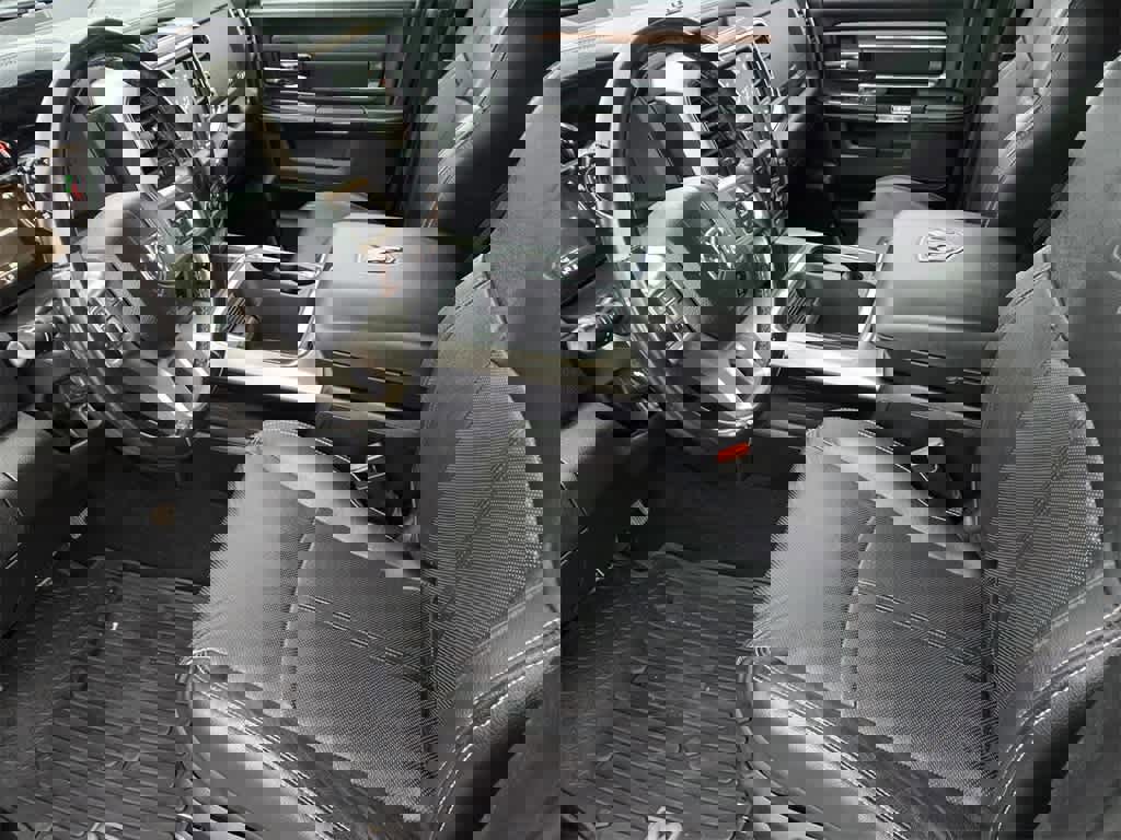 Used 2019 RAM 1500 Laramie image 17