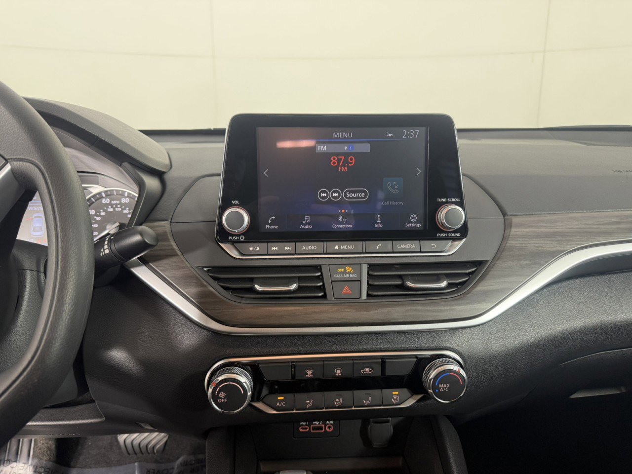 Used 2025 Nissan Altima 2.5 SV image 18