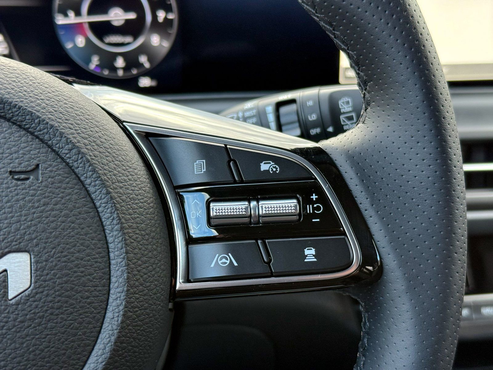 New 2026 Kia Seltos SX w/ SX Sunroof Package image 24