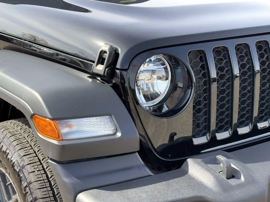 Certified 2024 Jeep Wrangler Sport S image 9
