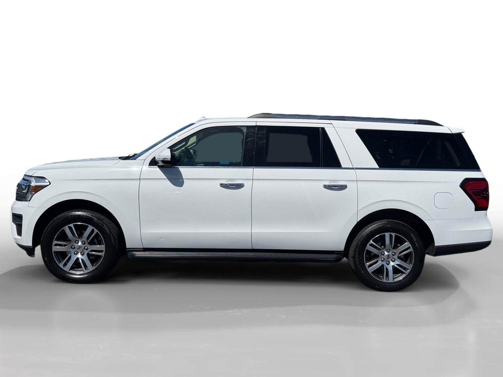 Used 2024 Ford Expedition Max Limited AWD/4WD image 2