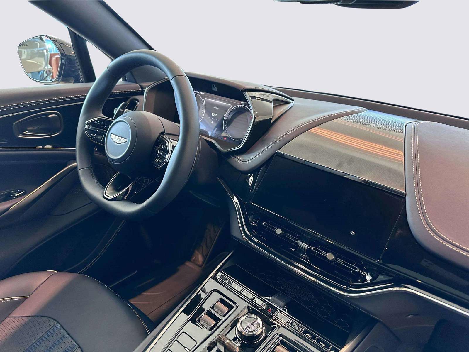 New 2025 Aston Martin DBX 707 image 22