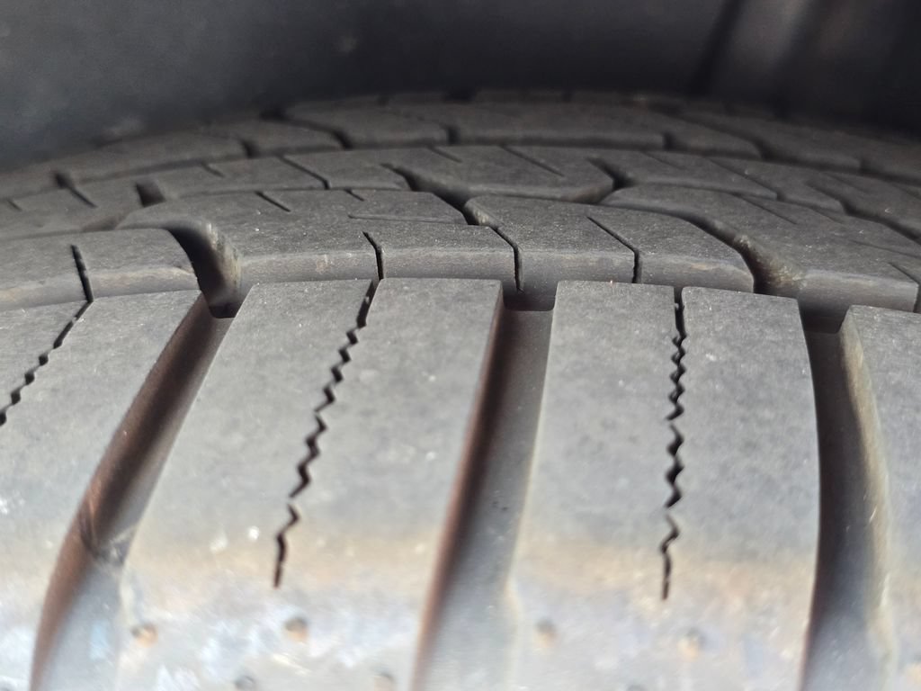 Used 2014 Buick Verano Leather FWD image 25